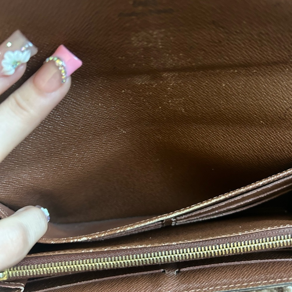 LV Long Wallet - Picture 7 of 12